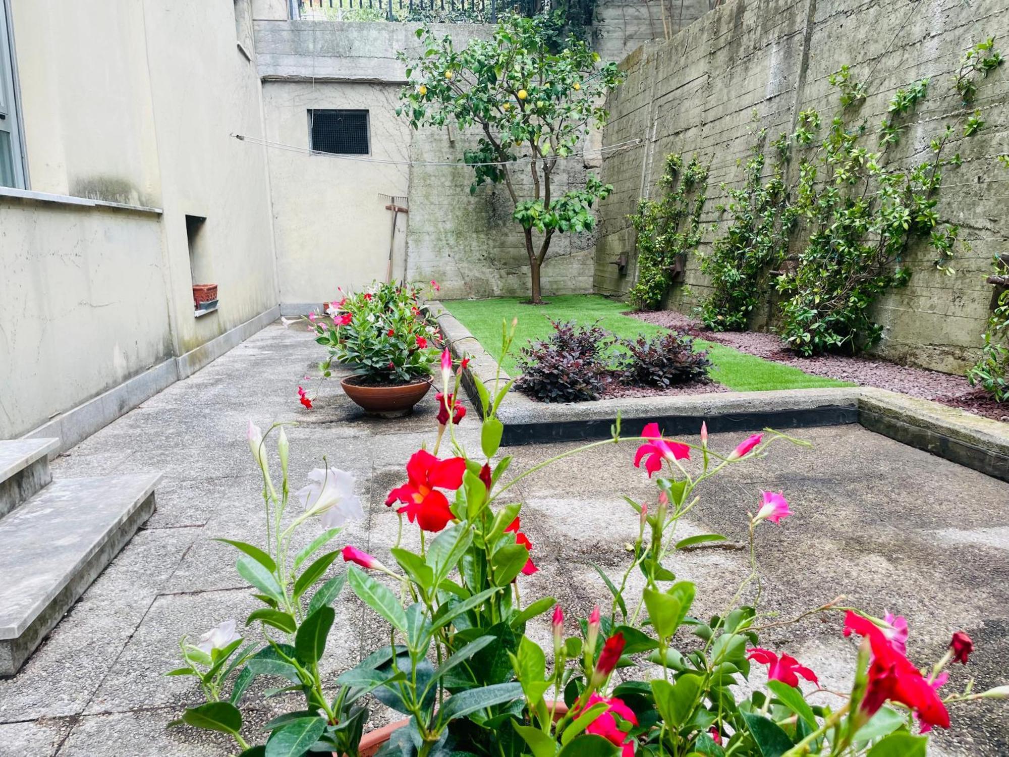 Lemon Tree - Freeparking - Garden Apartment *